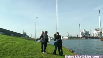 PUBLIC CAUGHT SEX - German teen make blowjob in the city