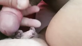 Cumshot in pussy close up