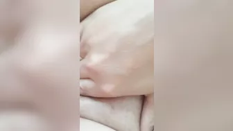 Masturbating after cumshot creampie pussy at midday